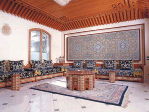 Oak Style Wood Detail Majlis